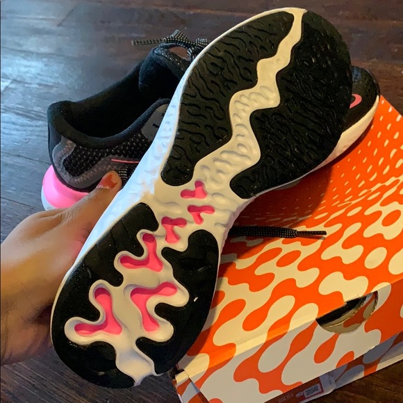 Nike Renew Run - Picture 3 of 5